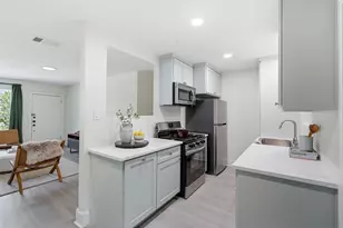 2704 Carnarvon Ln, Austin, TX 78704 - Photo 8