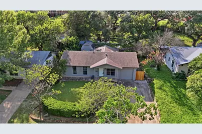 2704 Carnarvon Lane, Austin, TX 78704 - Photo 2