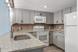 27 Marina Cir, Wimberley, TX 78676 - Photo 4