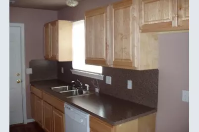 176 Hollys Way, San Marcos, TX 78666 - Photo 4