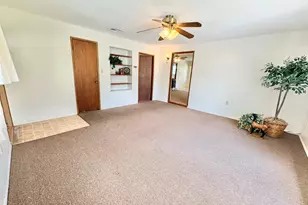 1115 Edgewater Dr, Spicewood, TX 78669 - Photo 6