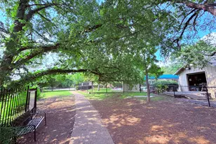 9611 Blue Creek Ln, Austin, TX 78758 - Photo 40