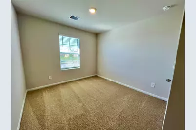 305 Darwin Place, Lockhart, TX 78644 - Photo 18