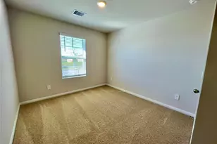 305 Darwin Pl, Lockhart, TX 78644 - Photo 18