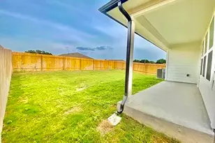 305 Darwin Pl, Lockhart, TX 78644 - Photo 24