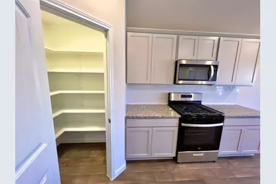 305 Darwin Place, Lockhart, TX 78644 - Photo 4