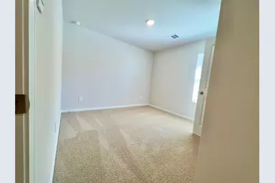 305 Darwin Place, Lockhart, TX 78644 - Photo 12