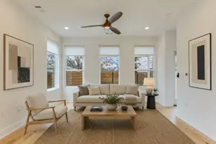 1106 Walton Ln, Austin, TX 78721 - Photo 2