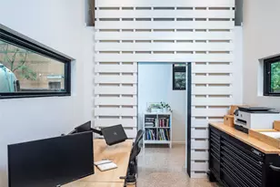 303 Navasota St, Austin, TX 78702 - Photo 16