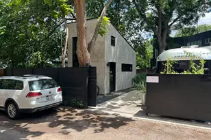 303 Navasota St, Austin, TX 78702 - Photo 28