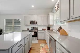 6813 Colorado Bluffs Rd, Austin, TX 78744 - Photo 4