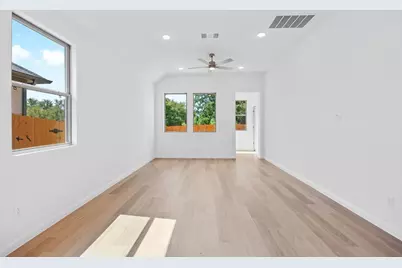 310 Bendecido Loop, Elgin, TX 78621 - Photo 4