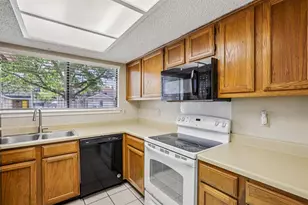 13355 Water Oak Ln, Austin, TX 78729 - Photo 4