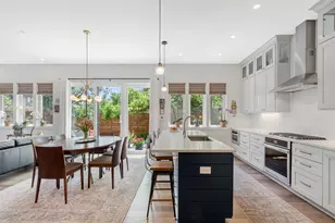 1105 W 39 1/2 St, Austin, TX 78756 - Photo 12