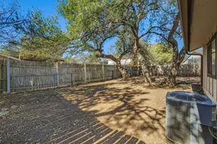 8904 Pineridge Dr, Austin, TX 78729 - Photo 34