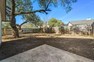 8904 Pineridge Dr, Austin, TX 78729 - Photo 28