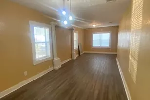 214 S Hackberry Ave, Luling, TX 78648 - Photo 12