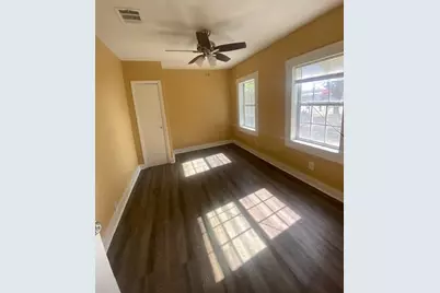214 S Hackberry Avenue, Luling, TX 78648 - Photo 20