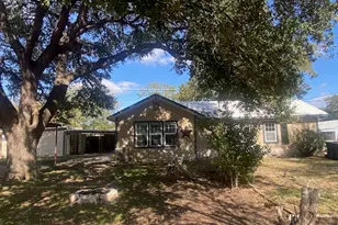 214 S Hackberry Ave, Luling, TX 78648 - Photo 1