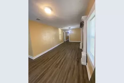 214 S Hackberry Avenue, Luling, TX 78648 - Photo 14