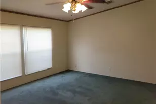 517 Olivia Ct, Hutto, TX 78634 - Photo 2