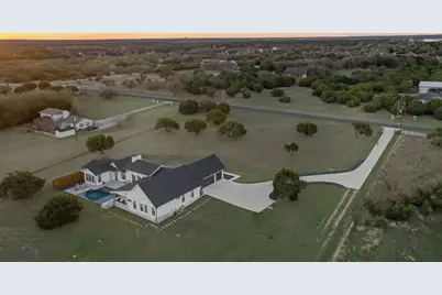 325 Sundance Trail, Liberty Hill, TX 78642 - Photo 32