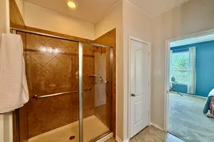 31428 Kingsway Rd, Georgetown, TX 78628 - Photo 14