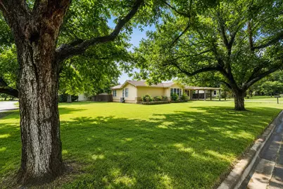 140 Hillcrest Drive, Luling, TX 78648 - Photo 2