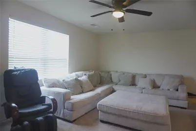 14300 Prairie Sod Lane, Elgin, TX 78621 - Photo 16