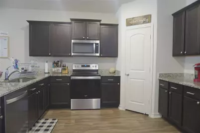 14300 Prairie Sod Lane, Elgin, TX 78621 - Photo 6