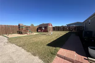 717 East Lafayette St, La Grange, TX 78945 - Photo 18