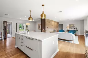 1612 Meadow Ln, Taylor, TX 76574 - Photo 10