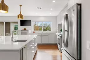 1612 Meadow Ln, Taylor, TX 76574 - Photo 8