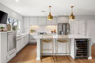 1612 Meadow Ln, Taylor, TX 76574 - Photo 6