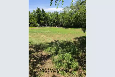 711 2nd Street E, Elgin, TX 78621 - Photo 4