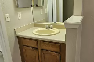 805 Lexington Rd, Elgin, TX 78621 - Photo 6
