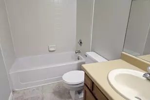 805 Lexington Rd, Elgin, TX 78621 - Photo 8