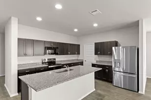 2428 Ambling Trl, Georgetown, TX 78628 - Photo 2