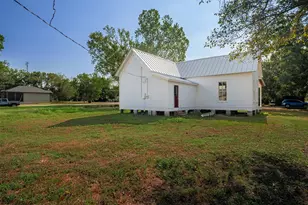 302 Washington St, Smithville, TX 78957 - Photo 20