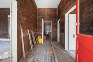 302 Washington St, Smithville, TX 78957 - Photo 4