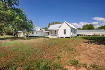 302 Washington Street, Smithville, TX 78957 - Photo 26
