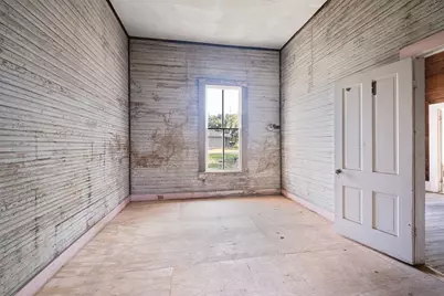 302 Washington Street, Smithville, TX 78957 - Photo 14