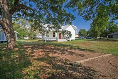 302 Washington Street, Smithville, TX 78957 - Photo 24