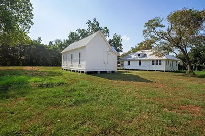 302 Washington Street, Smithville, TX 78957 - Photo 22