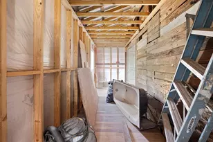 302 Washington St, Smithville, TX 78957 - Photo 18