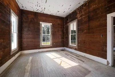 302 Washington Street, Smithville, TX 78957 - Photo 8