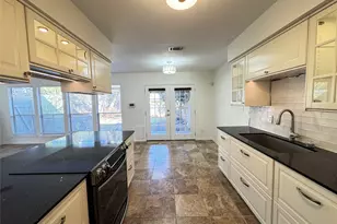 221 Stowaway Cove, Lakeway, TX 78734 - Photo 8