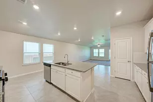 524 Longmount Cv, Liberty Hill, TX 78642 - Photo 10
