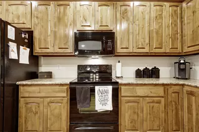 2251 Hazelwood Drive, New Braunfels, TX 78130 - Photo 8