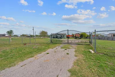 128 Monterrey Hills Drive, Del Valle, TX 78617 - Photo 4